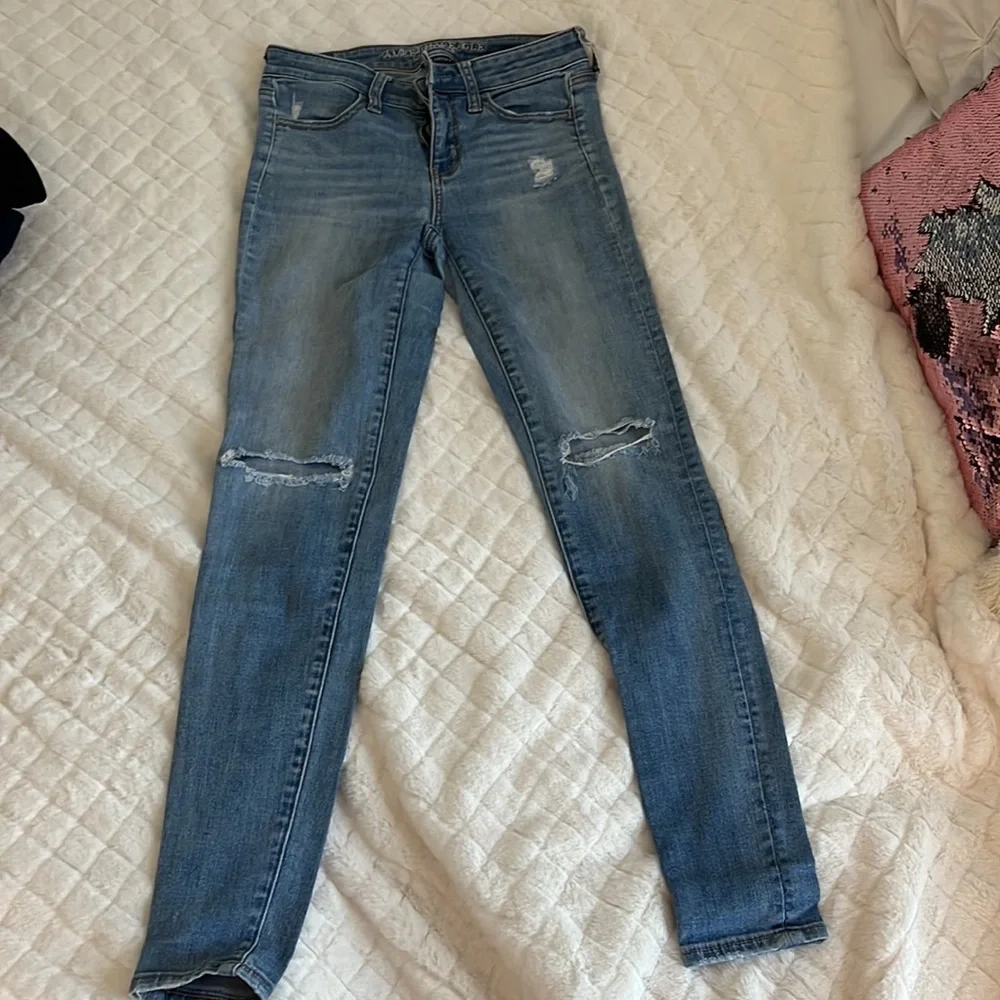 DONATED - American Eagle Skinny Jeans - Picture 3 of 6
